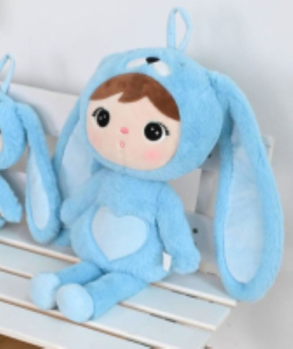 Kuschelhase in skyblau mit langen Ohren
