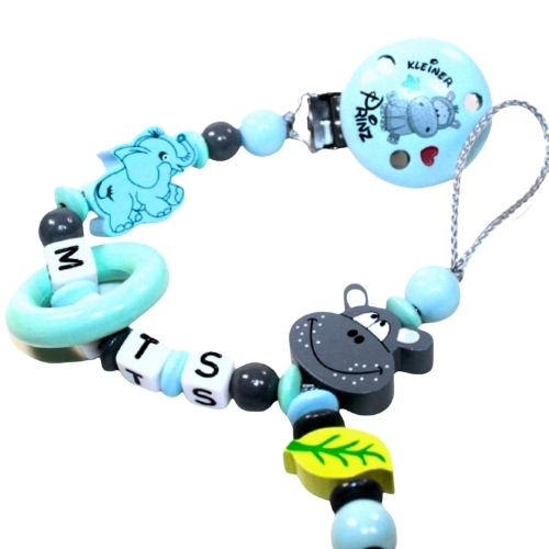 Personalisierte Schnullerkette in Blau-Grau mit Elefant und Nilpferd. Enthält Namenswürfel, Holzperlen und einen Befestigungsclip mit "Kleiner Prinz"-Motiv. Ideal als Geschenk für Babys.