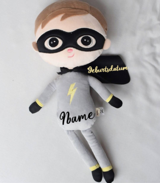 Metoo Superhelden-Puppe 50 cm, personalisierbar mit abnehmbarem Tuch und Anhänger zum Aufhängen oder Tragen