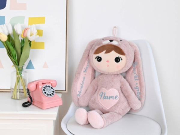 Personalisierter Kuschelhase 68 cm in Puderrosa mit Namen – Kuscheltier für Babys und Mädchen