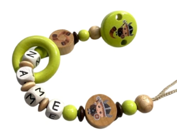 Personalisierte Schnullerkette Wikinger in Lemongrün mit Namen des Kindes, inkl. Mini Holzring und Motivperlen