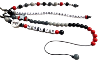 Rechenkette mit Namen in Schwarz-Rot-Grau, Superhelden-Design, ABC-Zahlenreihe & Holzperlen – ideales Geschenk zur Einschulung für Jungen.
